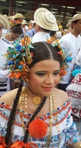 Desfile de las mil polleras, una tradición que sigue creciendo en Panamá